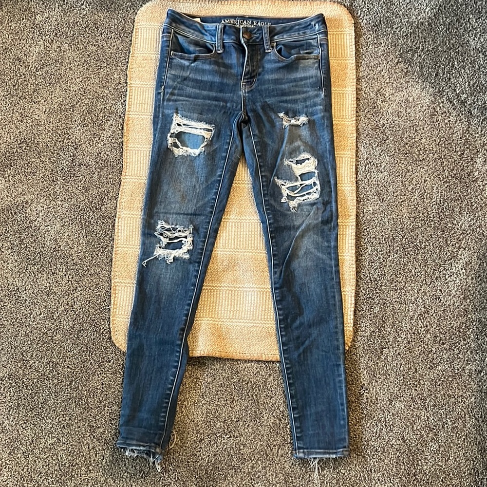 American Eagle regular size 4 ripped skinny jeans